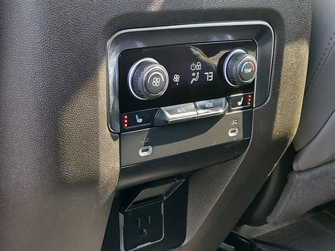 Used 2024 Chevrolet Tahoe Z71 w/ Luxury Package AWD/4WD image 14