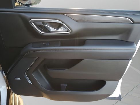 Used 2021 GMC Yukon SLT image 13