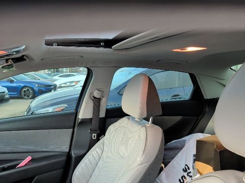 Used 2023 Hyundai Elantra Limited w/ Cargo Package image 14