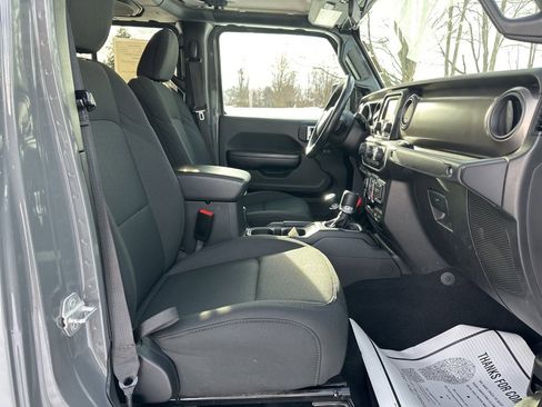 Used 2020 Jeep Gladiator Sport w/ Quick Order Package 24S image 29