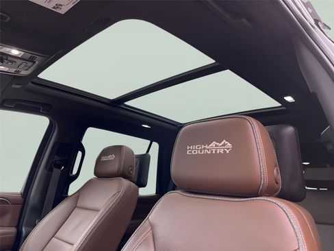 Used 2022 Chevrolet Tahoe High Country image 24