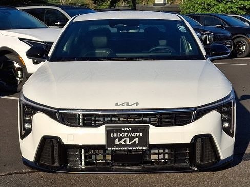 New 2025 Kia K4 GT-Line image 2