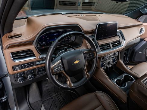 Used 2024 Chevrolet Suburban High Country w/ Advanced Technology Package AWD/4WD image 17