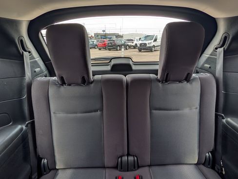 Used 2019 Nissan Pathfinder SV image 27