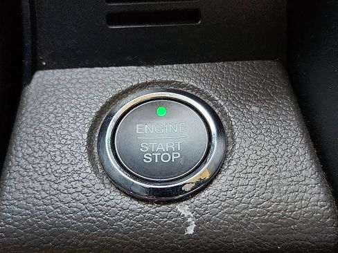 Used 2021 Ford Expedition XLT AWD/4WD image 9