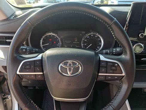 Certified 2023 Toyota Highlander LE image 21