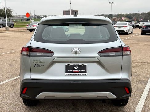 New 2026 Toyota Corolla Cross L image 6