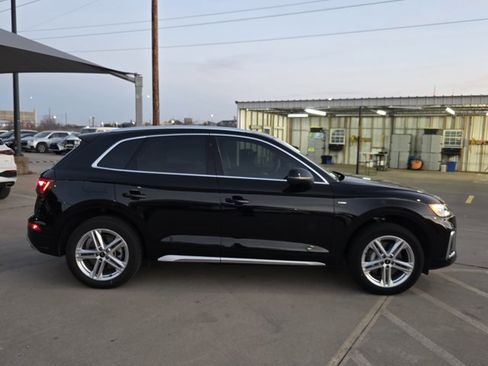 Used 2024 Audi Q5 e Premium Plus w/ Premium Plus Package image 4
