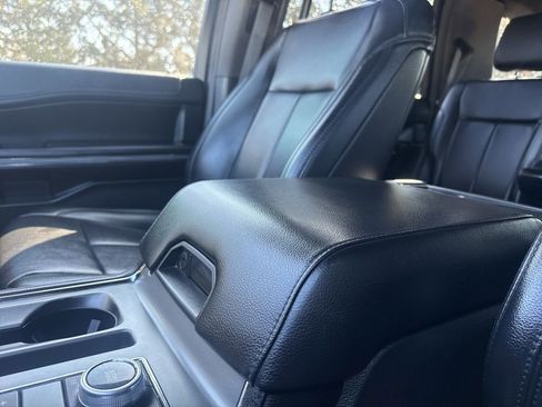 Used 2021 Ford Expedition XLT image 24