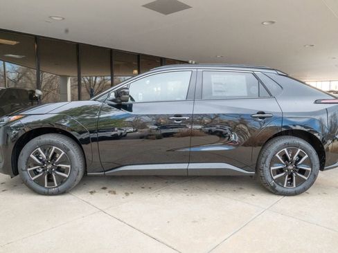 New 2026 Subaru Solterra Premium image 4