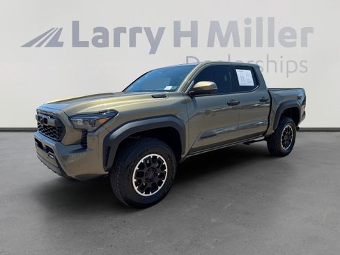 Used 2026 Toyota Tacoma TRD Off-Road w/ TRD Off Road Premium Package AWD/4WD image 1