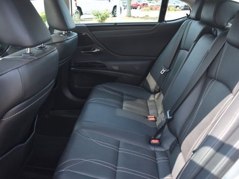 Used 2023 Lexus ES 300h Ultra Luxury w/ Accessory Package (Z2) FWD image 15