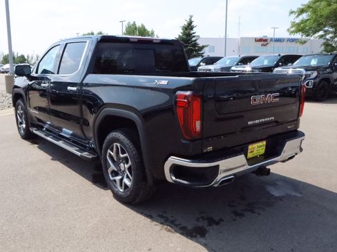 Used 2023 GMC Sierra 1500 SLT w/ SLT Premium Plus Package AWD/4WD image 5