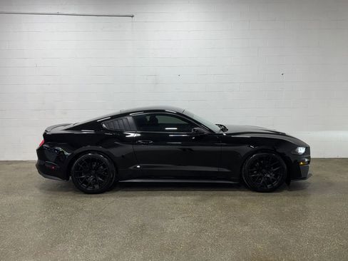 Used 2018 Ford Mustang Coupe RWD image 2