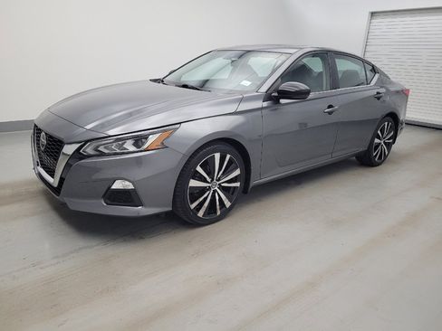 Used 2022 Nissan Altima 2.0 SR image 2