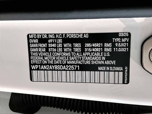 Used 2025 Porsche Cayenne S image 35