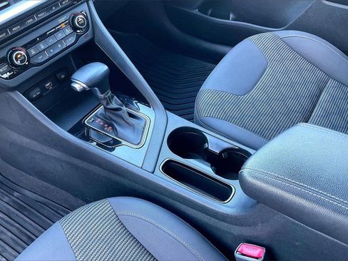 Used 2020 Kia Niro LXS image 17