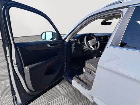 New 2025 Volkswagen Atlas SEL AWD/4WD image 40