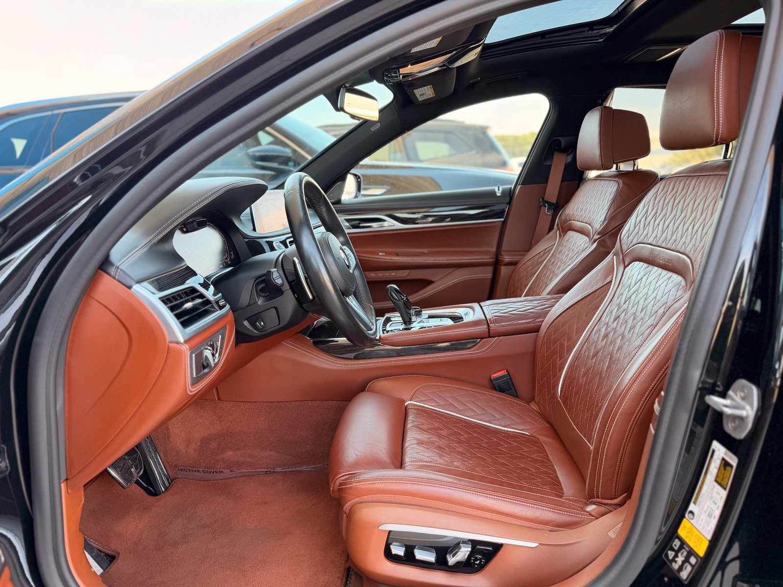 Used 2020 BMW 750i xDrive w/ Executive Package AWD/4WD image 25