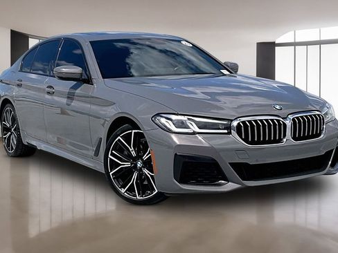 Used 2021 BMW 530e w/ M Sport Package RWD image 3