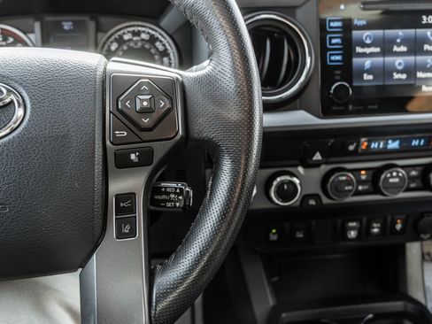 Used 2019 Toyota Tacoma TRD Sport image 21