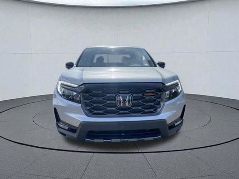 Used 2025 Honda Ridgeline TrailSport image 2