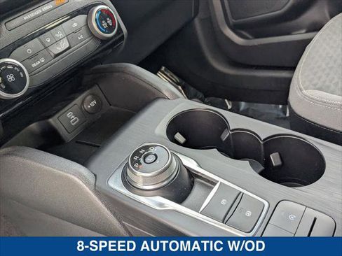 Used 2022 Ford Escape SE image 18