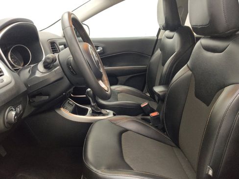 Used 2021 Jeep Compass Latitude w/ Driver Assistance Group FWD image 17
