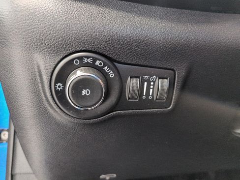 Used 2023 Jeep Compass Trailhawk w/ Trailhawk Elite Group AWD/4WD image 10