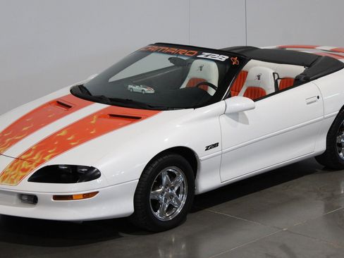 Used 1997 Chevrolet Camaro Z28 w/ Preferred Equipment Group 2 image 12