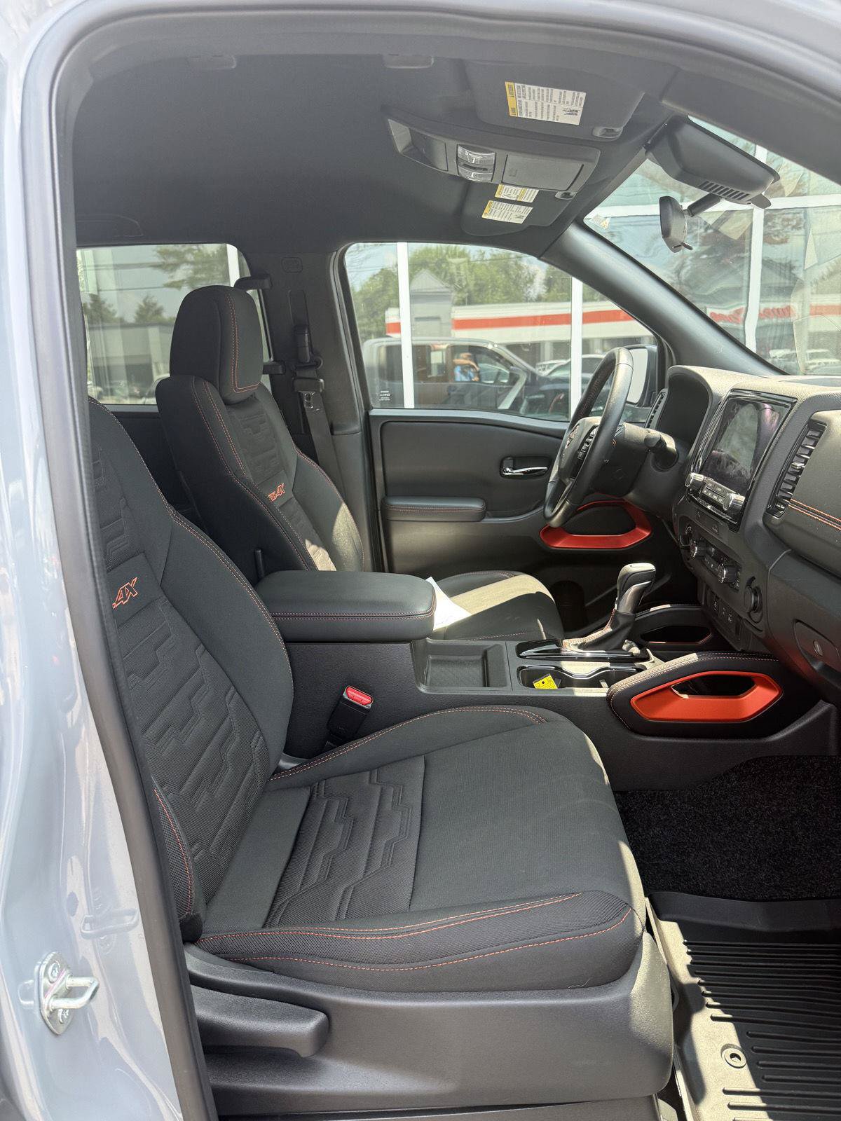 Used 2024 Nissan Frontier PRO-4X w/ Technology Package AWD/4WD image 24
