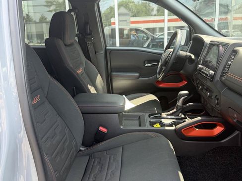 Used 2024 Nissan Frontier PRO-4X w/ Technology Package AWD/4WD image 24