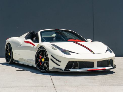 Used 2014 Ferrari 458 Spider RWD image 6
