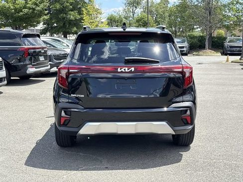 Used 2024 Kia Seltos EX FWD image 3