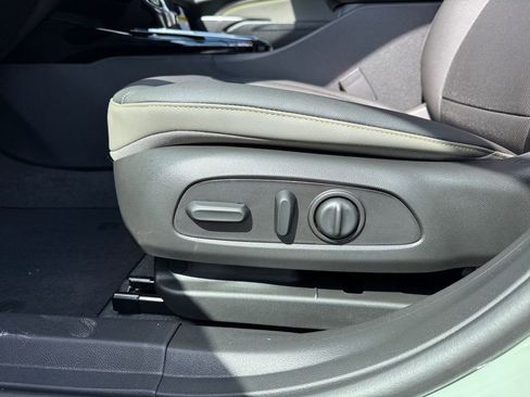 New 2026 Chevrolet Trax ACTIV w/ Driver Confidence Package FWD image 17