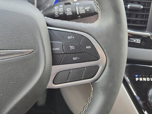 Used 2024 Chrysler Voyager LX FWD image 31