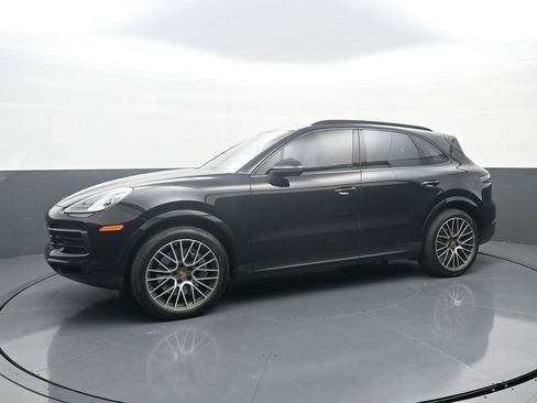 Used 2023 Porsche Cayenne image 4