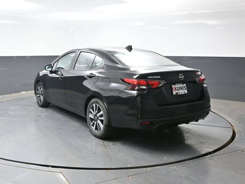 Used 2025 Nissan Versa SV FWD image 5