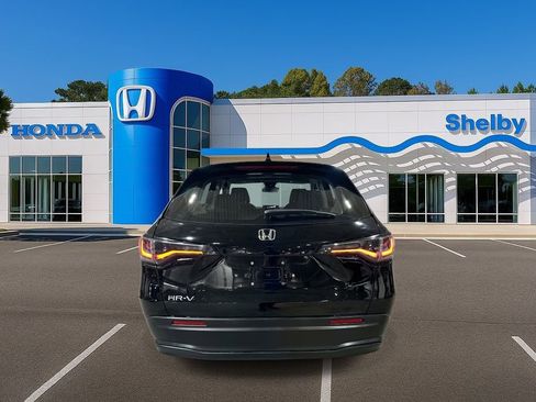 Used 2023 Honda HR-V LX image 7