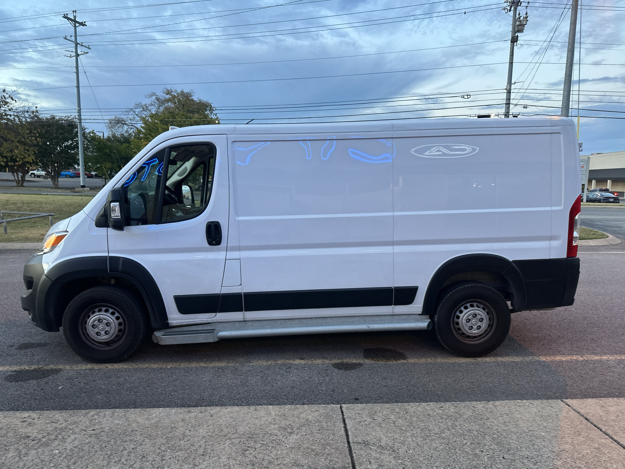 Used 2025 RAM ProMaster 2500 w/ U-Haul Equipment Group FWD image 7
