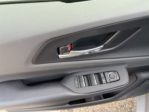 Used 2024 Toyota Prius XLE FWD image 13