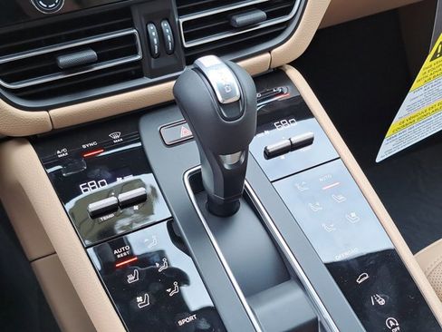 New 2026 Porsche Macan image 33