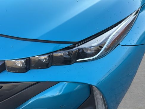Used 2021 Toyota Prius Prime Limited FWD image 31