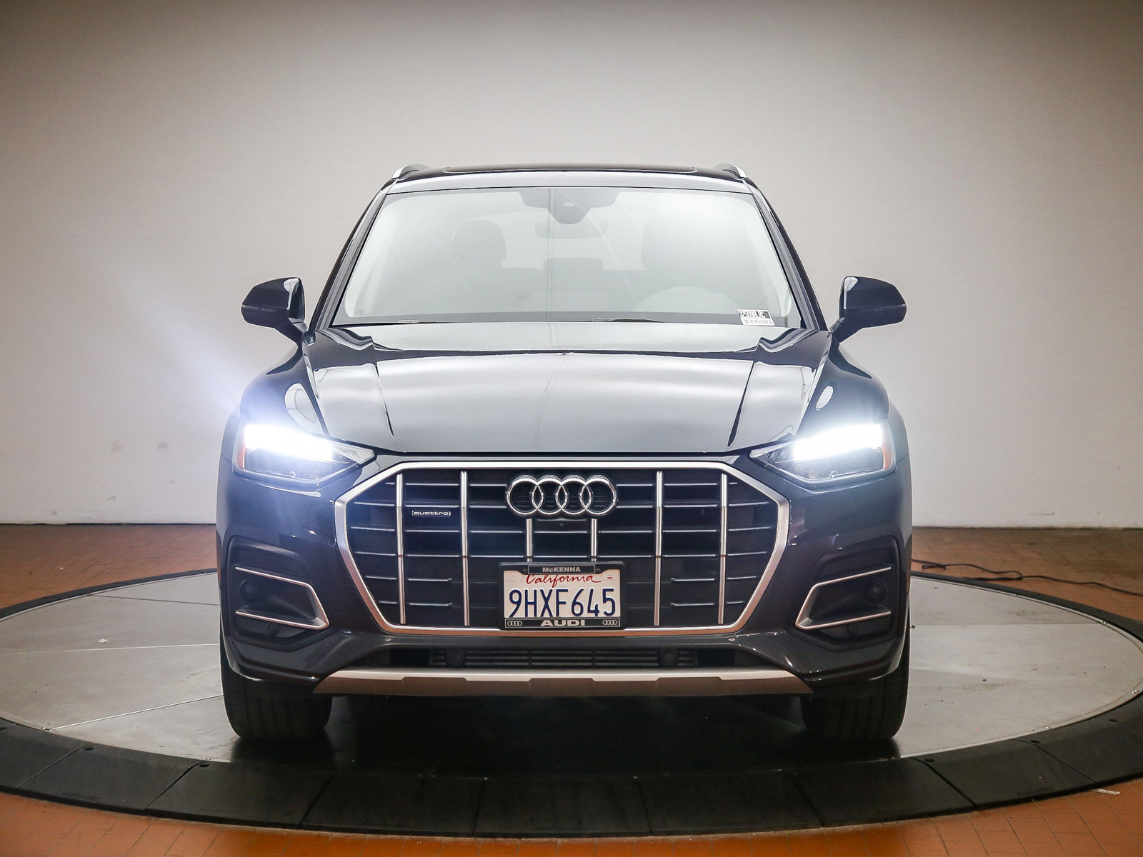 Certified 2023 Audi Q5 Premium Plus w/ Premium Plus Package AWD/4WD image 2