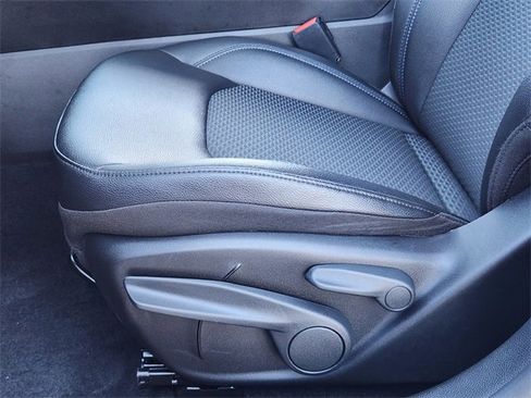 Used 2026 Jeep Compass Latitude image 21