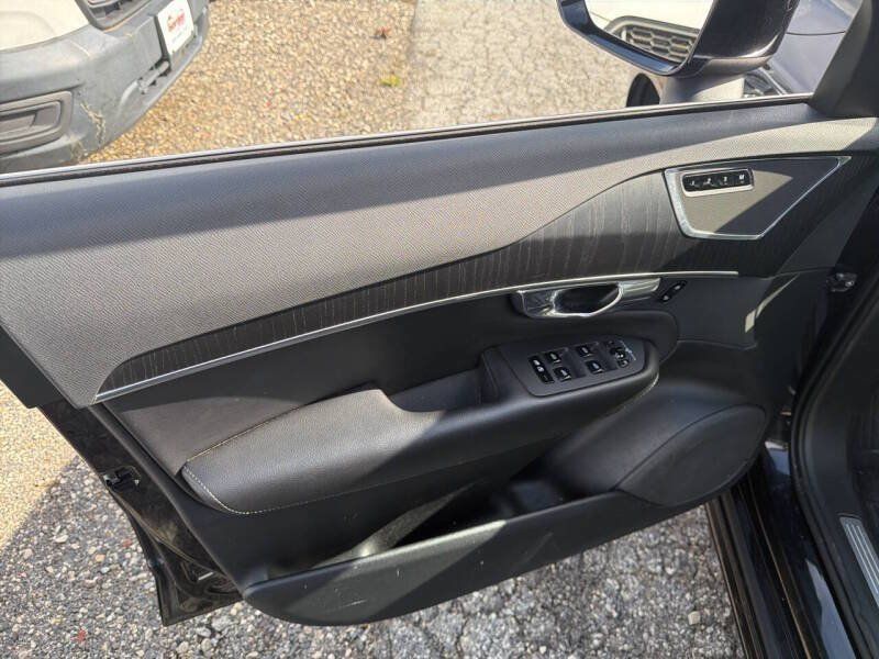 Used 2020 Volvo XC90 T5 Momentum AWD/4WD image 9