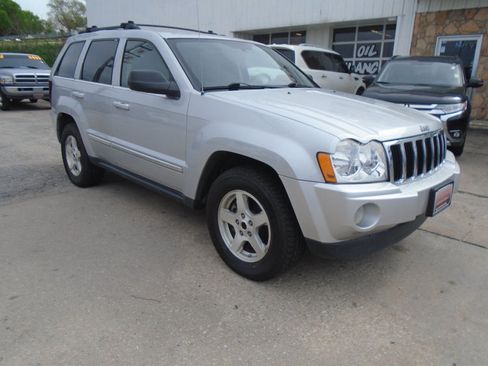 Used 2005 Jeep Grand Cherokee Limited AWD/4WD image 8