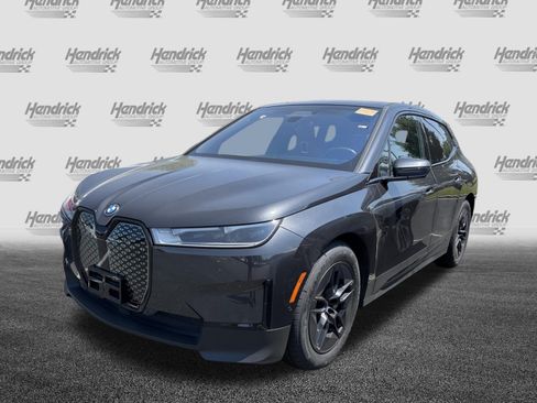 Used 2023 BMW iX xDrive50 w/ Premium Package AWD/4WD image 5