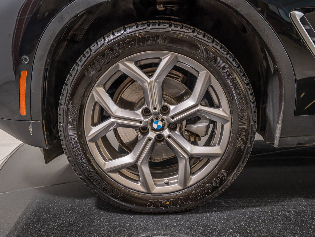 Used 2023 BMW X3 xDrive30i w/ Premium Package w/ZPA AWD/4WD image 13