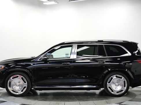 Used 2025 Mercedes-Benz Maybach GLS 600 4MATIC image 6